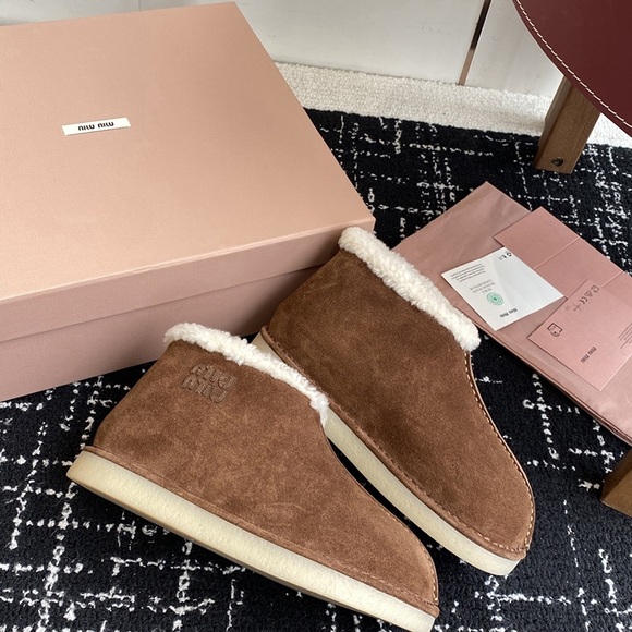Miu Miu Suede And Fur-Lined Ankle Boots - Picture 4 of 9